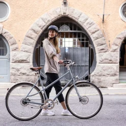 Pallas Naisten Jogger Lite Takki<Halti Hot